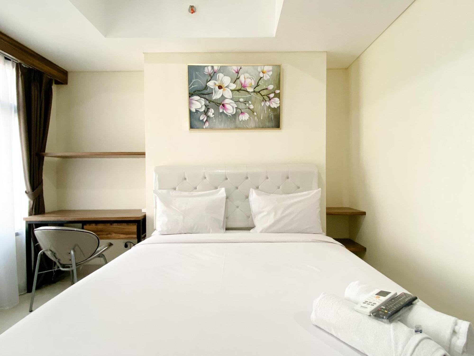 Homey And Cozy Stay Studio Room Pollux Chadstone Apartment By Travelio Cikarang Exterior photo